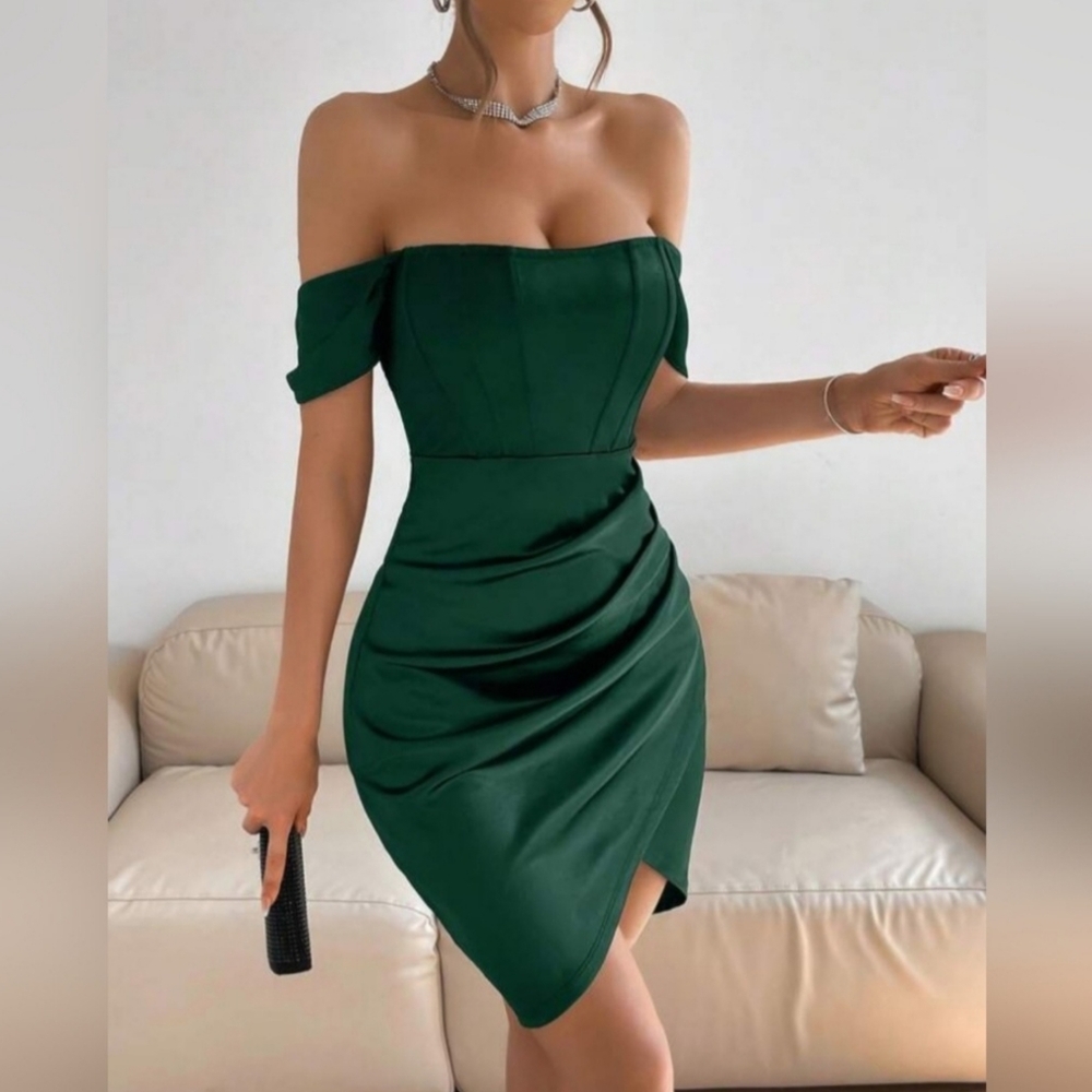 Elegant Green Off-Shoulder Dress